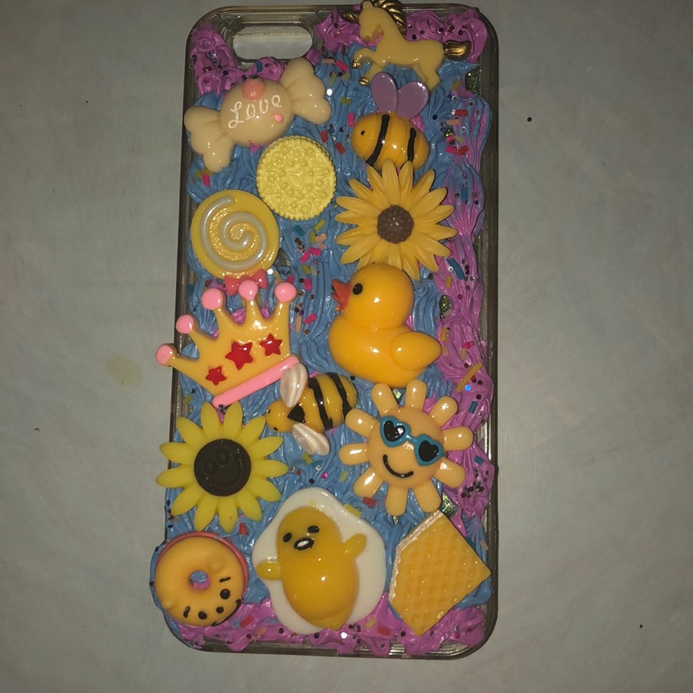Blue/purple/yellow themed decoden iPhone 6/6s case